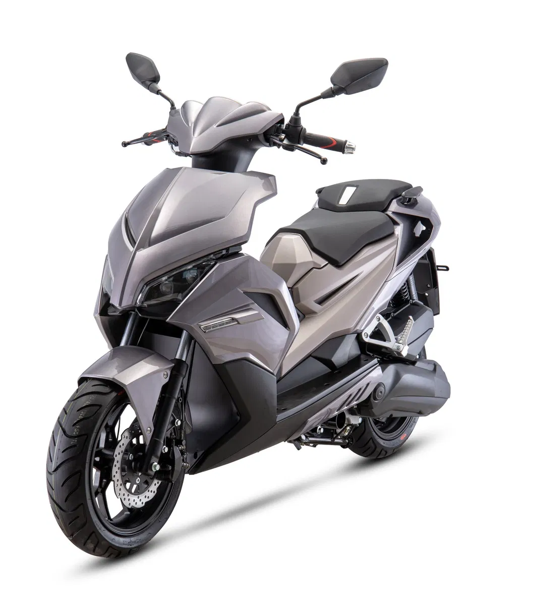 125/150cc EEC Gasoline Motor Scooter New Sportive Scooter Imola