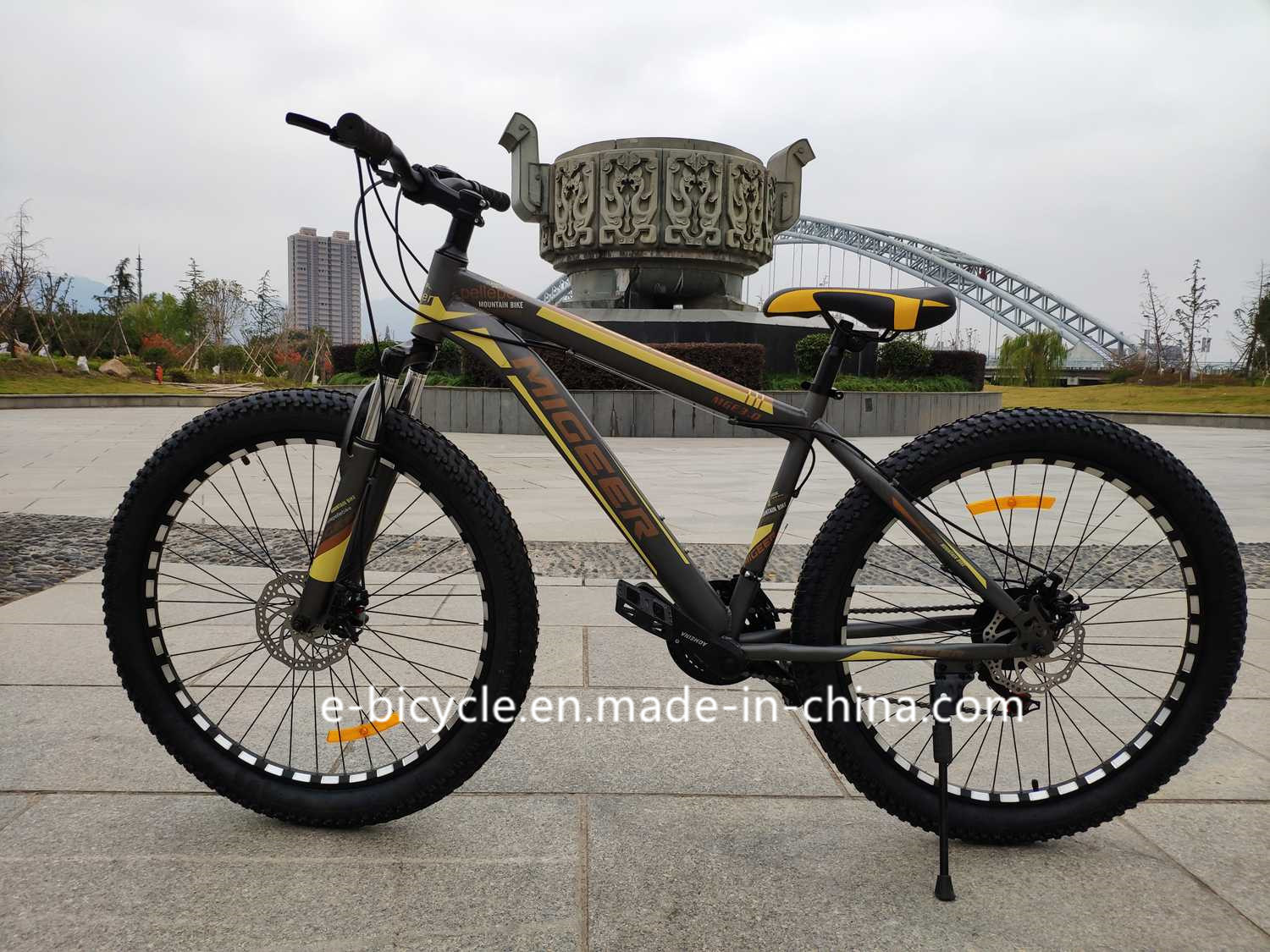 26*3.0inch Fat Bike Shimano 21 Speed Mountain Bicycle