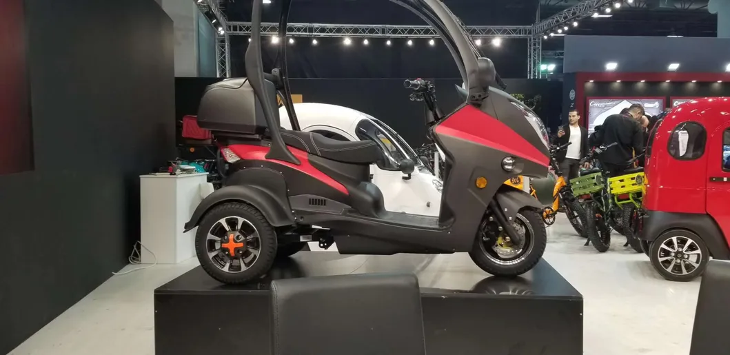 Closed Cargo Tricycles>Electric Lithium-Ion Henan 3 Wheel with Solar Energy Food Truck for Sale Motorized Citycoco 2 Side Best Electric Covered Tricycles