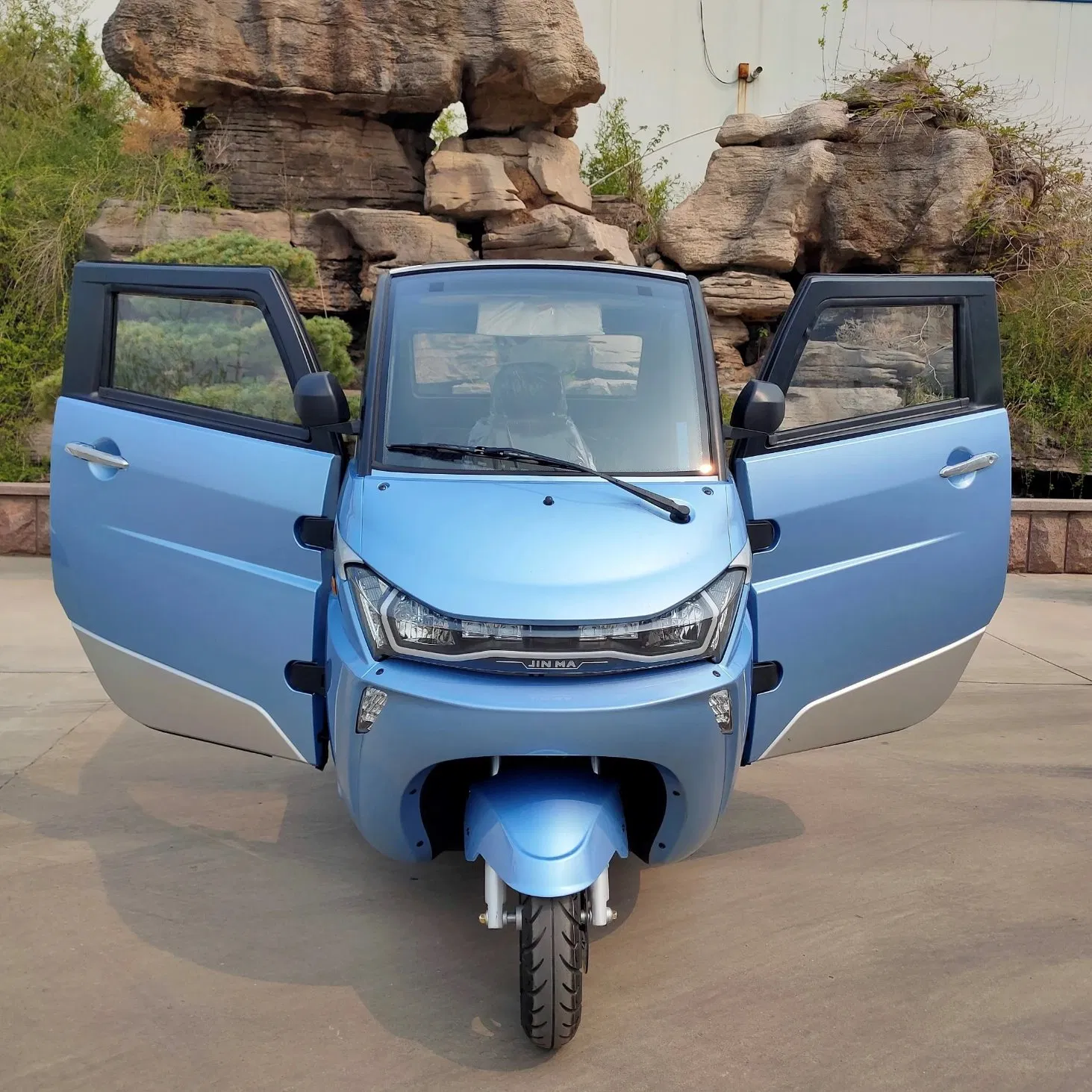 EEC Electric Car L2e Certificate Electric Vehicle 1500W Enclosed Electric Trike with Lithium Battery