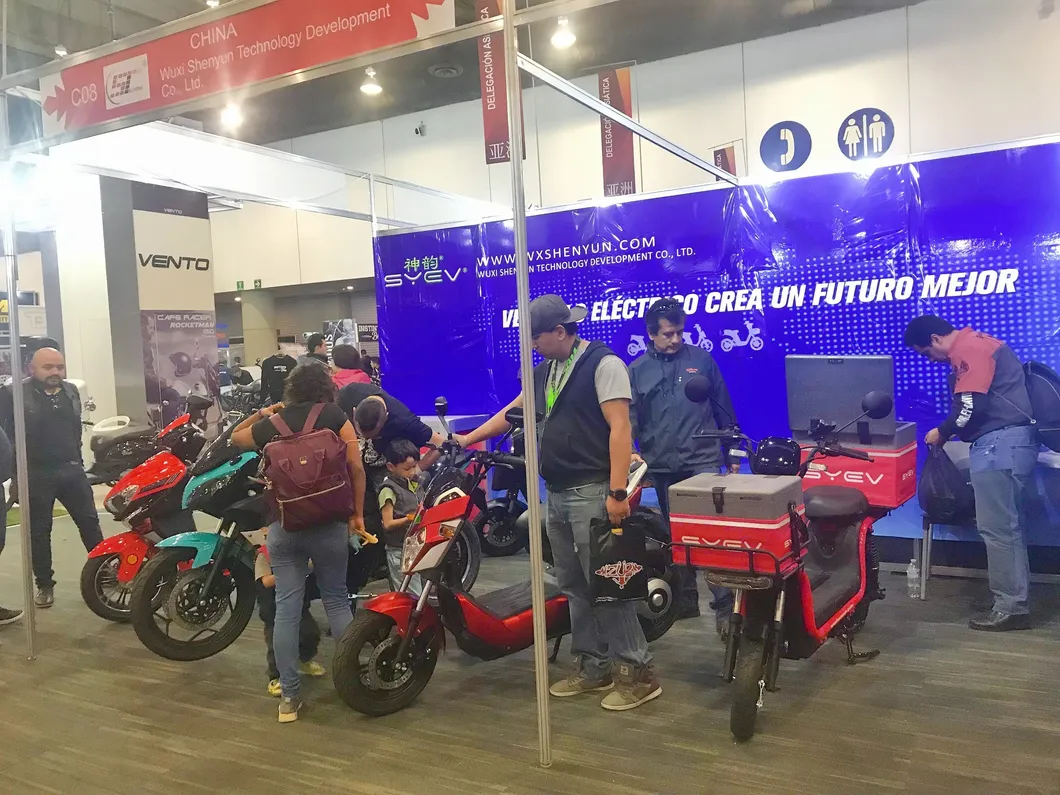 Syev Super High Power Electric Scooter with 3000W Motor Long Range 160km for Wholesale Electric Motorcycle