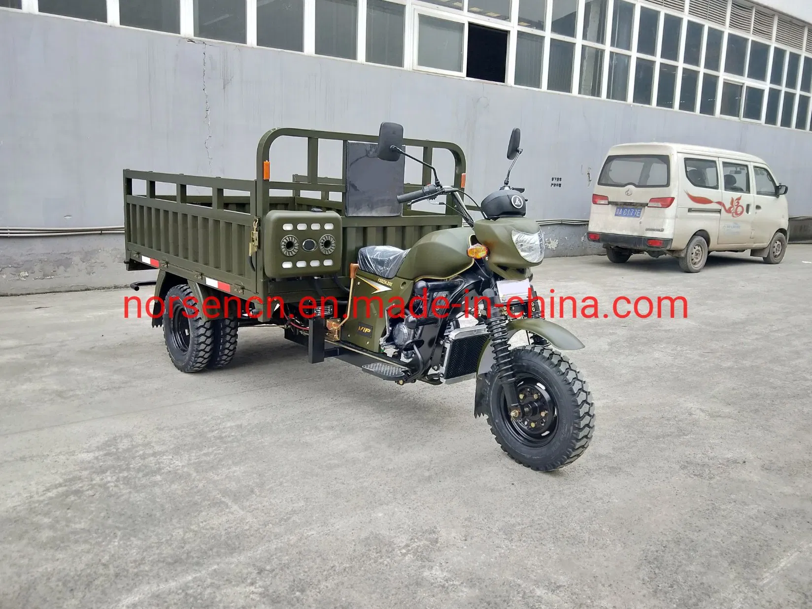 Three Wheel Gasoline Motor/Motorcycle Tricycle with Cargo Box Senegal 200cc 29